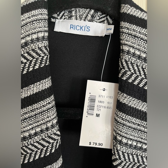 Rickis BNWT sweater blazer, Aztec print with black sleeves. Size medium - Picture 2 of 3